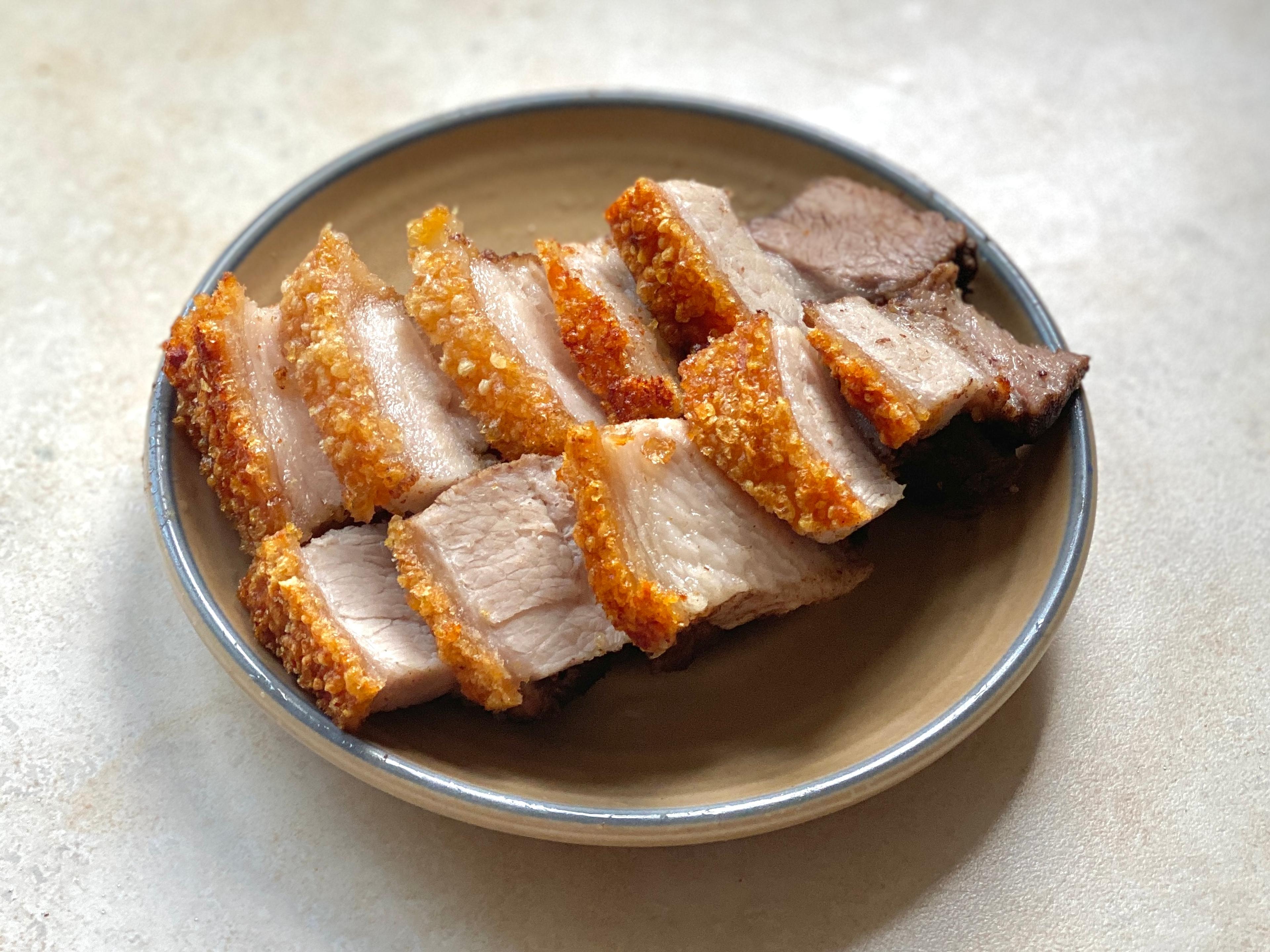 Air Fryer Cantonese Crispy Pork Belly (Siu Yuk) 燒肉