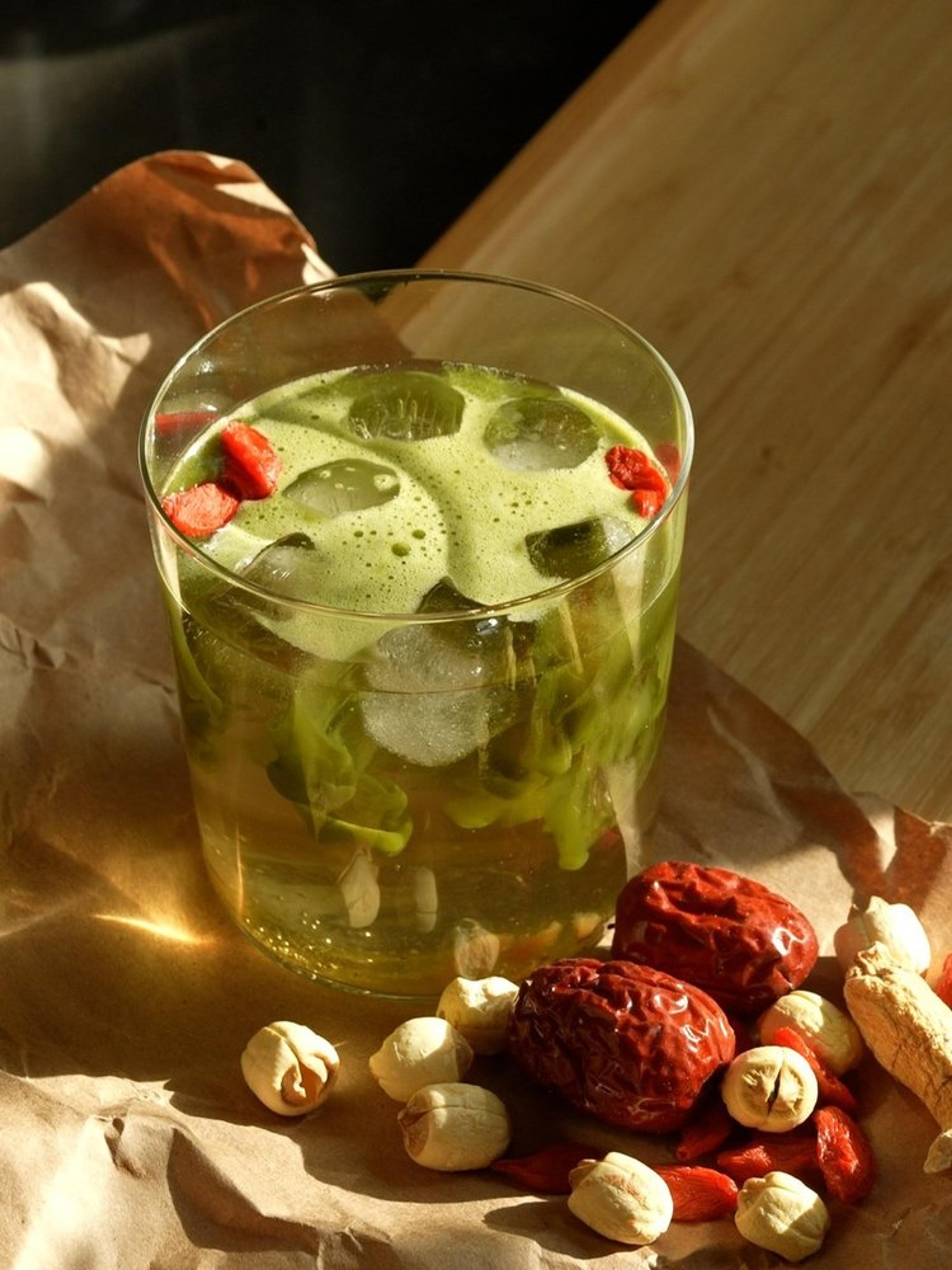 Matcha Ginseng Sparkler for Glowing Skin